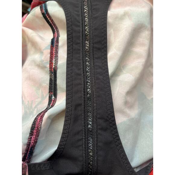 Lululemon Lightened Up Singlet Secret Garden (pink)/ Black Size 6 - Picture 3 of 4